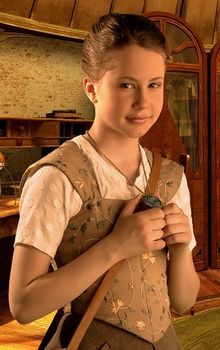 220px-YeeshaYoung.jpg?version=c29388deb6