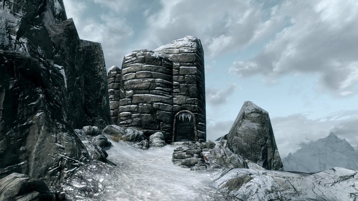 North skybound watch pedestal